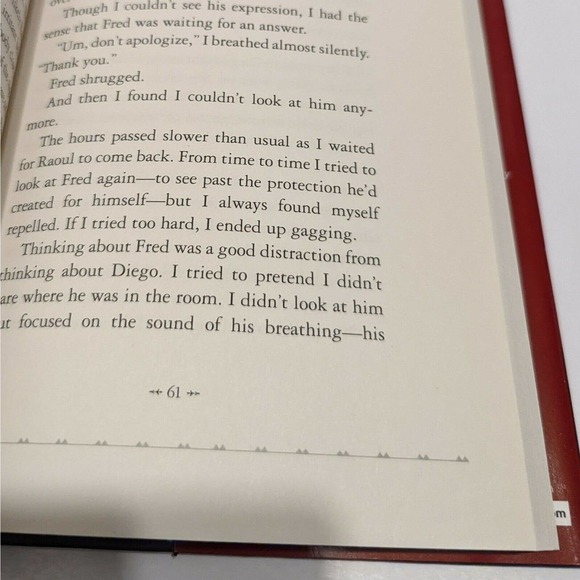 Twilight Saga, The Short Second Life of Bree Tanner (Hardcover, First Edition) - Picture 5 of 9